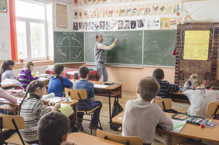 Megszűnne a latin óra, kötelezővé tennék az informatikát